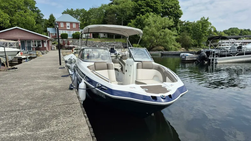 Slide: The Image of 2012 Yamaha Boats 242 Limited 24 - 7827796