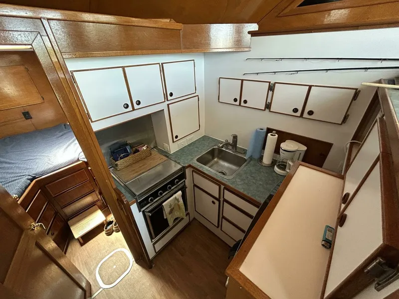 Slide: The Image of 1984 Hatteras 36 Convertible 36 - 7827879