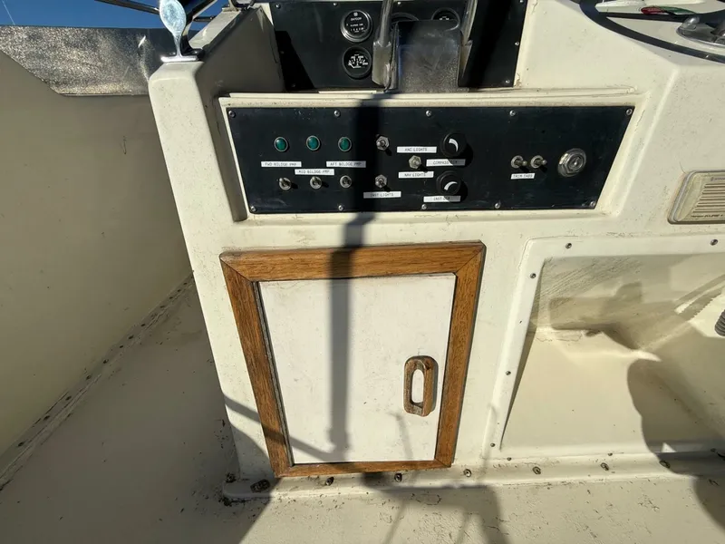 Slide: The Image of 1984 Hatteras 36 Convertible 36 - 7827865