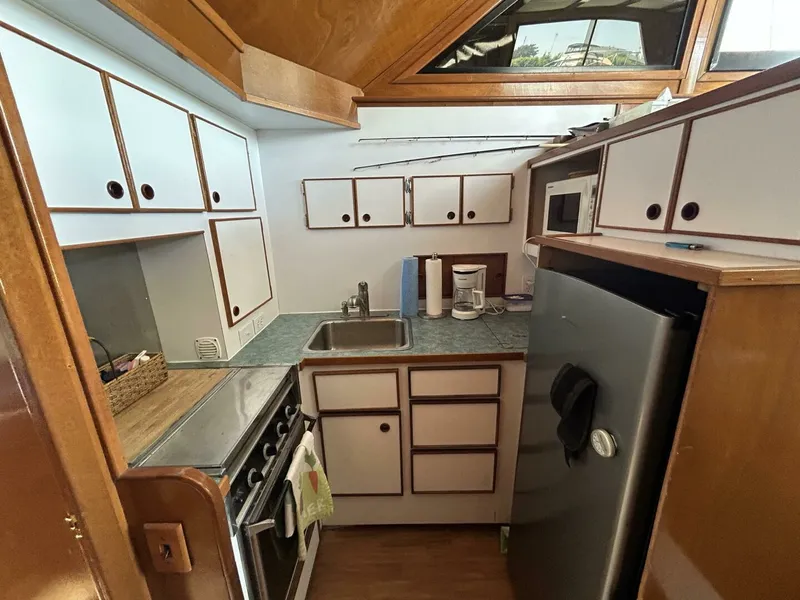 Slide: The Image of 1984 Hatteras 36 Convertible 36 - 7827880