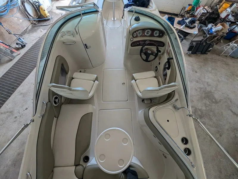 Slide: The Image of 2007 Sea Ray 240 Sundeck 24 - 7828055