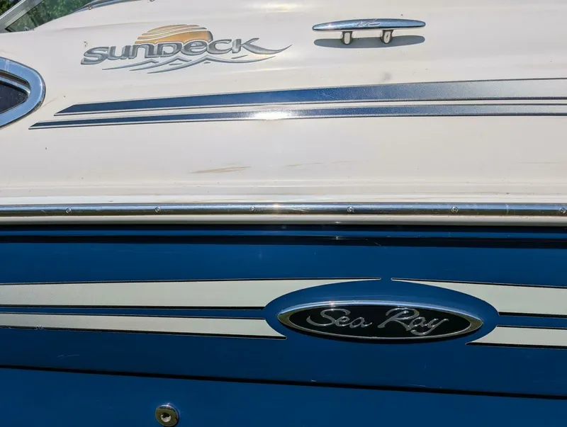 Slide: The Image of 2007 Sea Ray 240 Sundeck 24 - 7828030