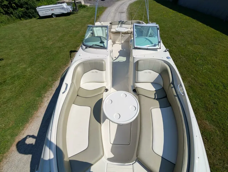 Slide: The Image of 2007 Sea Ray 240 Sundeck 24 - 7828047