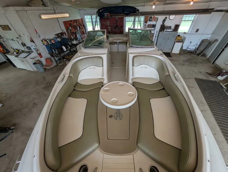 Slide: The Image of 2007 Sea Ray 240 Sundeck 24 - 7828071