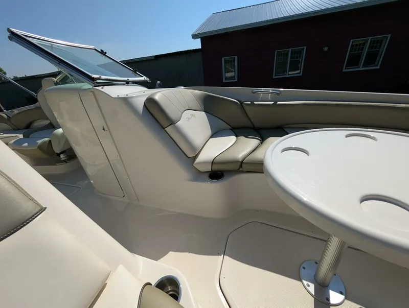 Slide: The Image of 2007 Sea Ray 240 Sundeck 24 - 7828045