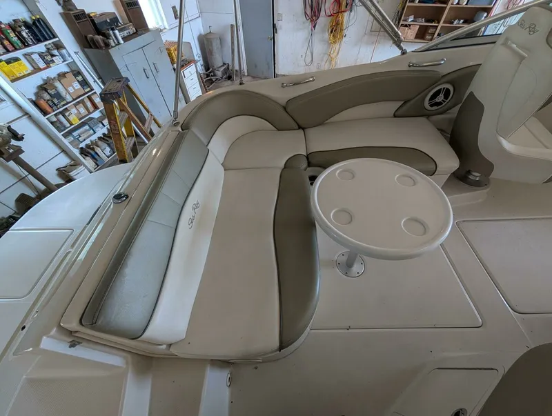 Slide: The Image of 2007 Sea Ray 240 Sundeck 24 - 7828056