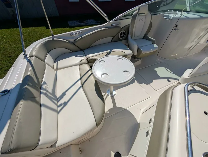 Slide: The Image of 2007 Sea Ray 240 Sundeck 24 - 7828036