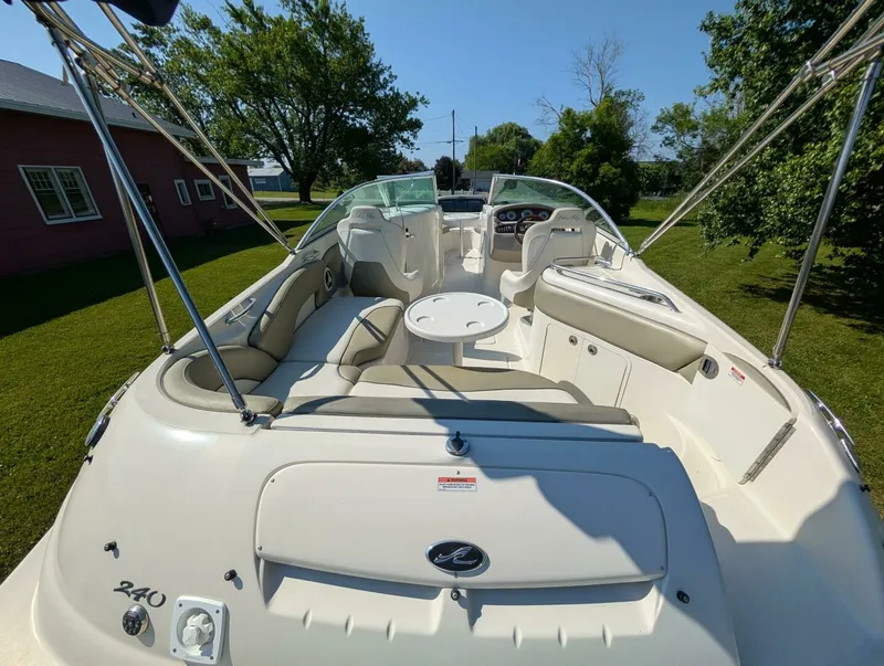 Slide: The Image of 2007 Sea Ray 240 Sundeck 24 - 7828032