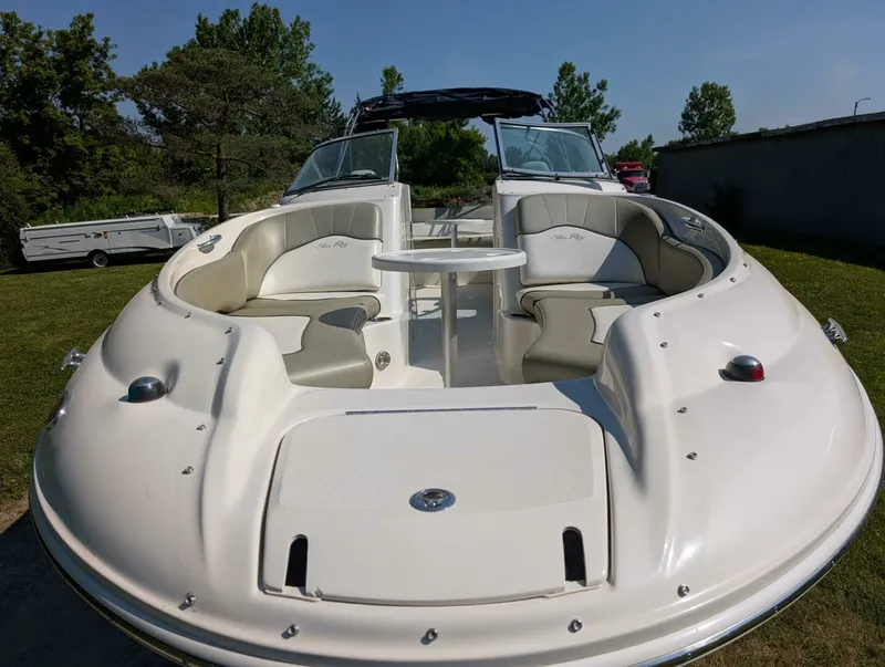 Slide: The Image of 2007 Sea Ray 240 Sundeck 24 - 7828029