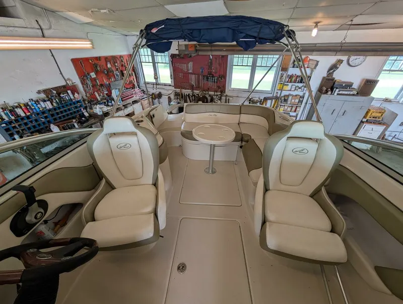 Slide: The Image of 2007 Sea Ray 240 Sundeck 24 - 7828061
