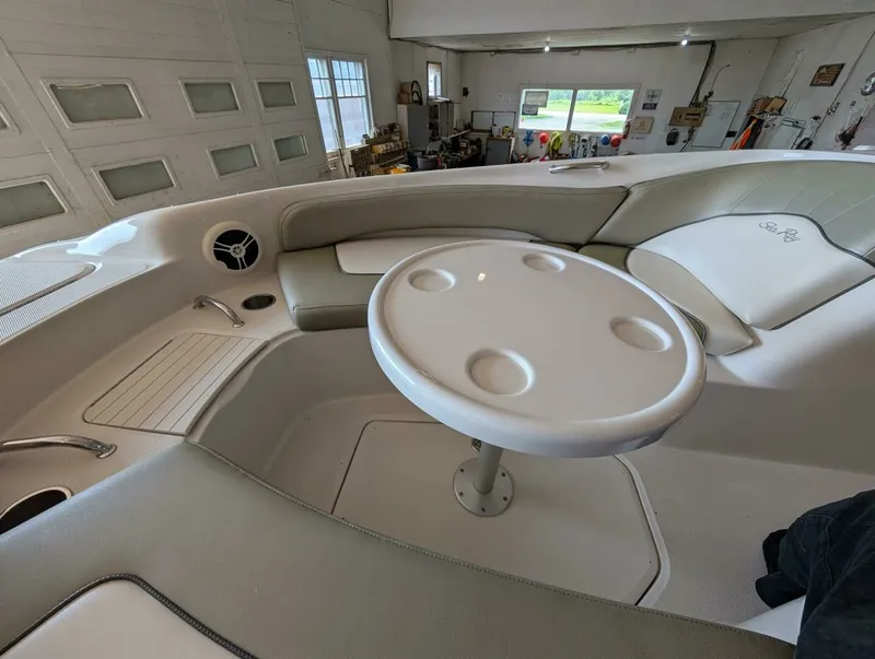 Slide: The Image of 2007 Sea Ray 240 Sundeck 24 - 7828070