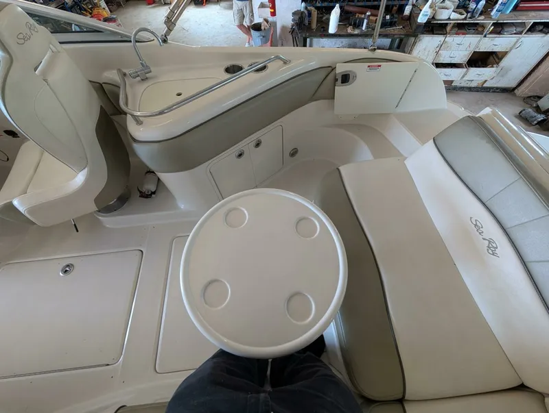 Slide: The Image of 2007 Sea Ray 240 Sundeck 24 - 7828057