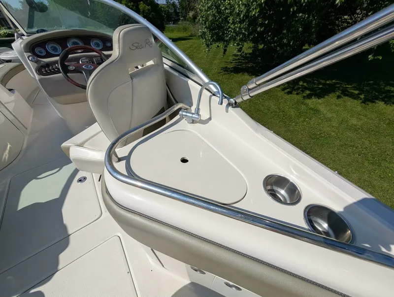 Slide: The Image of 2007 Sea Ray 240 Sundeck 24 - 7828034