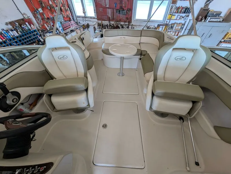 Slide: The Image of 2007 Sea Ray 240 Sundeck 24 - 7828062