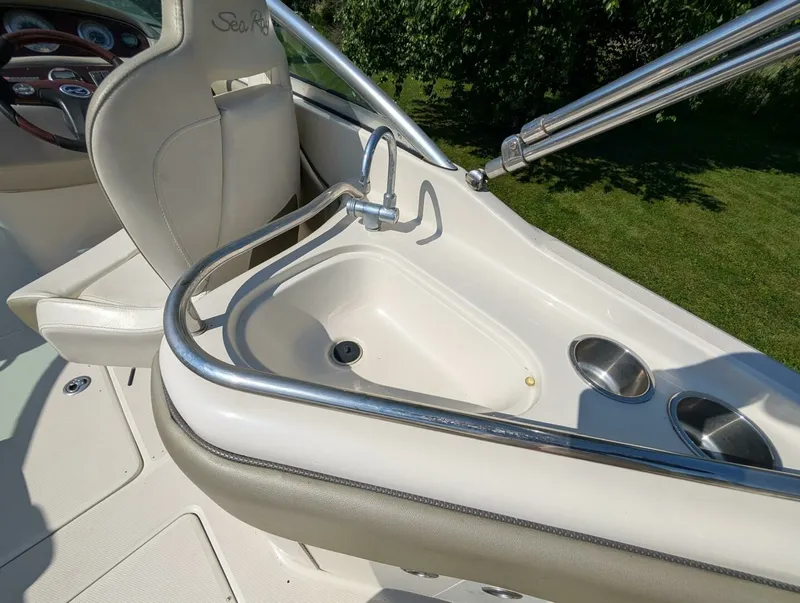 Slide: The Image of 2007 Sea Ray 240 Sundeck 24 - 7828035