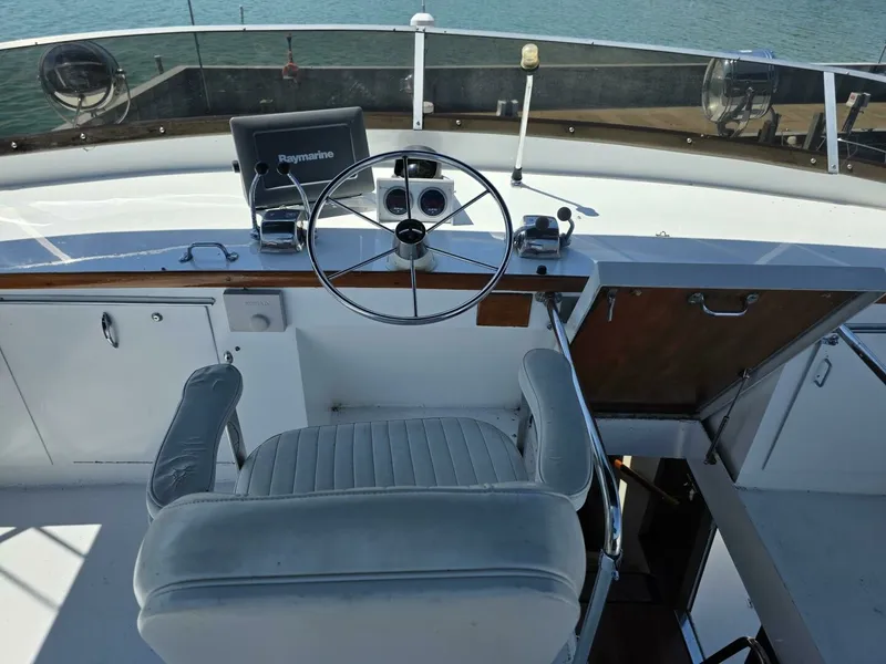 Slide: The Image of 1976 Chris-Craft Roamer 60 60 - 7828210