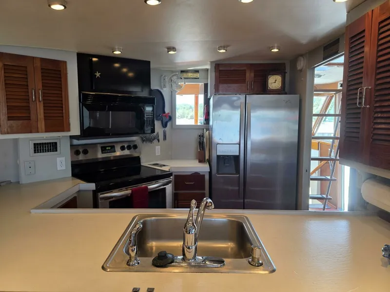 Slide: The Image of 1976 Chris-Craft Roamer 60 60 - 7828220