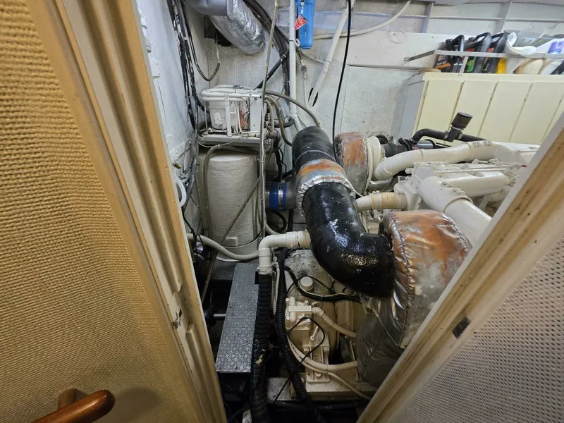 Slide: The Image of 1976 Chris-Craft Roamer 60 60 - 7828251