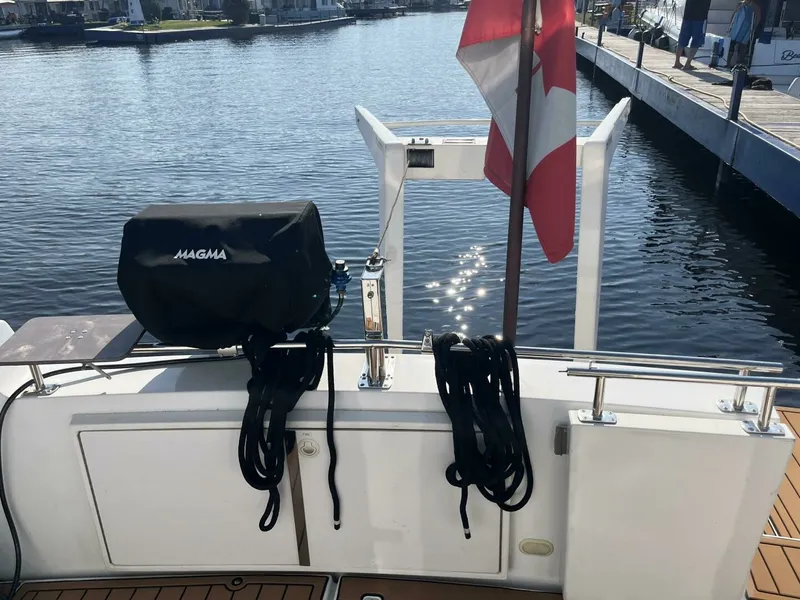 Slide: The Image of 2003 Carver 444 Cockpit Motor Yacht 44 - 7828272