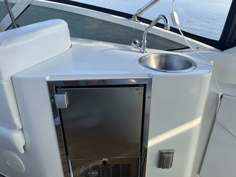 Slide: The Image of 2003 Carver 444 Cockpit Motor Yacht 44 - 7828279