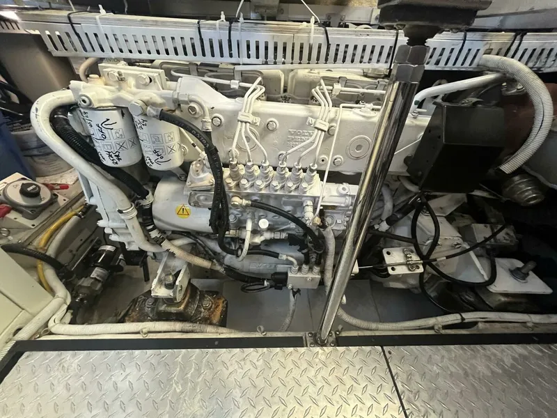 Slide: The Image of 2003 Carver 444 Cockpit Motor Yacht 44 - 7828331