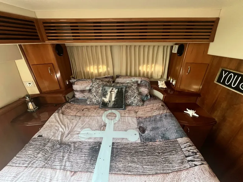 Slide: The Image of 2003 Carver 444 Cockpit Motor Yacht 44 - 7828308