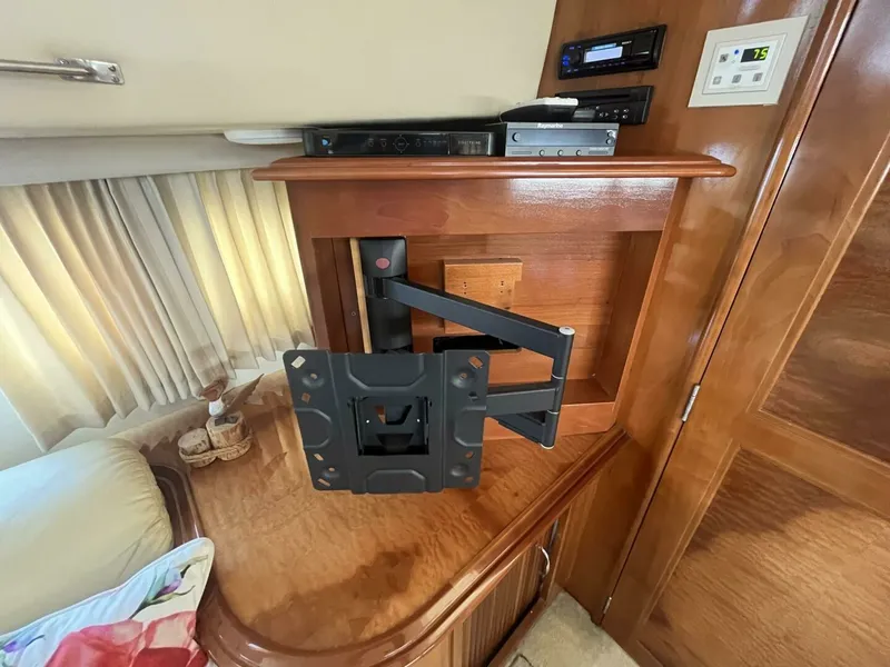 Slide: The Image of 2003 Carver 444 Cockpit Motor Yacht 44 - 7828306