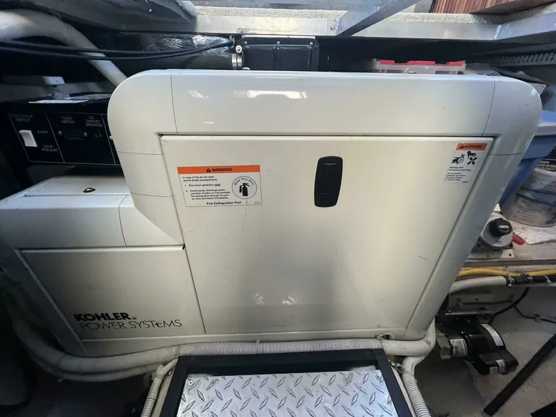 Slide: The Image of 2003 Carver 444 Cockpit Motor Yacht 44 - 7828327