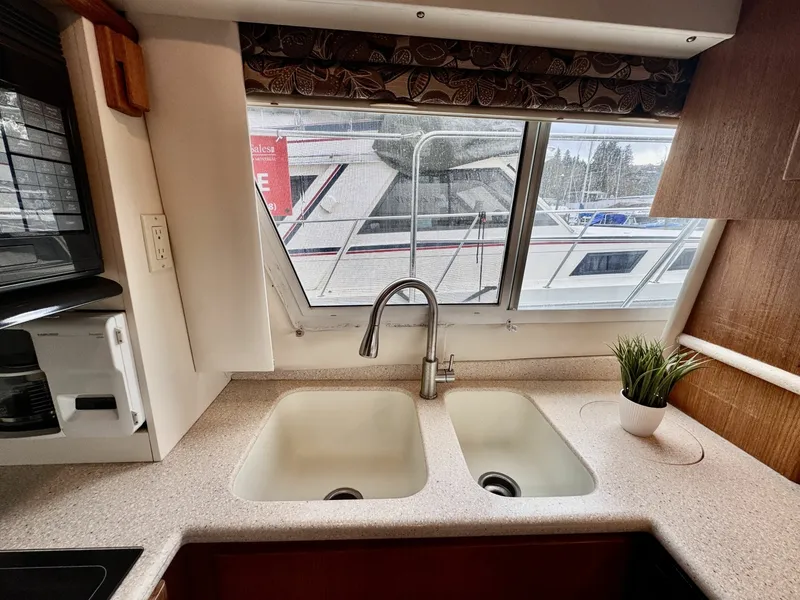 Slide: The Image of 1997 Carver 500 Cockpit Motor Yacht 50 - 7828421