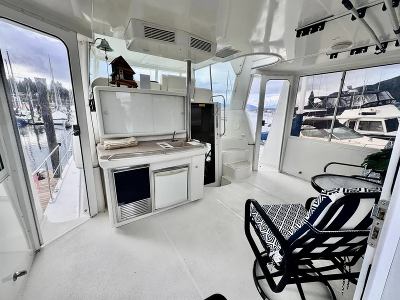 Slide: The Image of 1997 Carver 500 Cockpit Motor Yacht 50 - 7828390