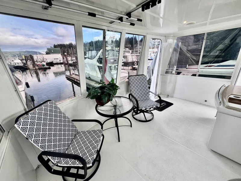 Slide: The Image of 1997 Carver 500 Cockpit Motor Yacht 50 - 7828393
