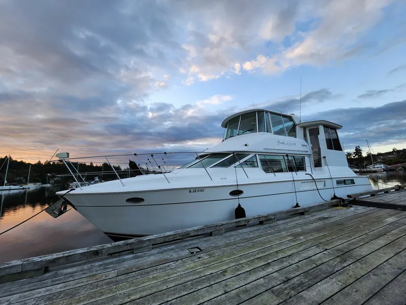 The Image of 1997 Carver 500 Cockpit Motor Yacht 50 - 7828372