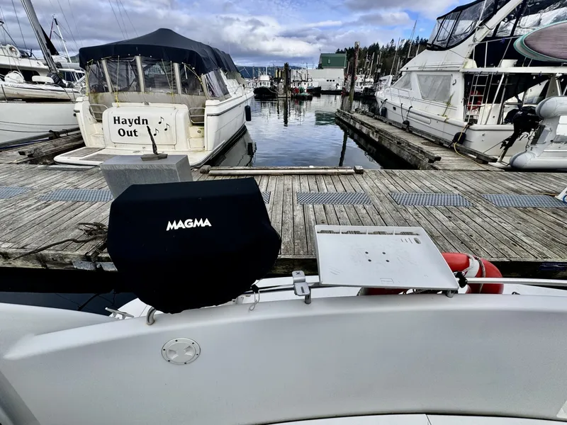 Slide: The Image of 1997 Carver 500 Cockpit Motor Yacht 50 - 7828386