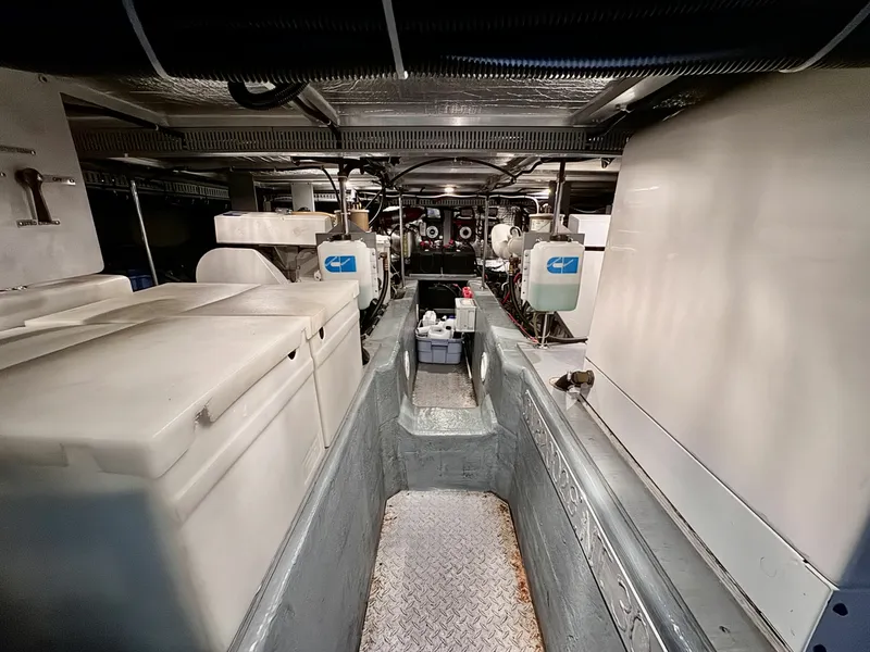 Slide: The Image of 1997 Carver 500 Cockpit Motor Yacht 50 - 7828447