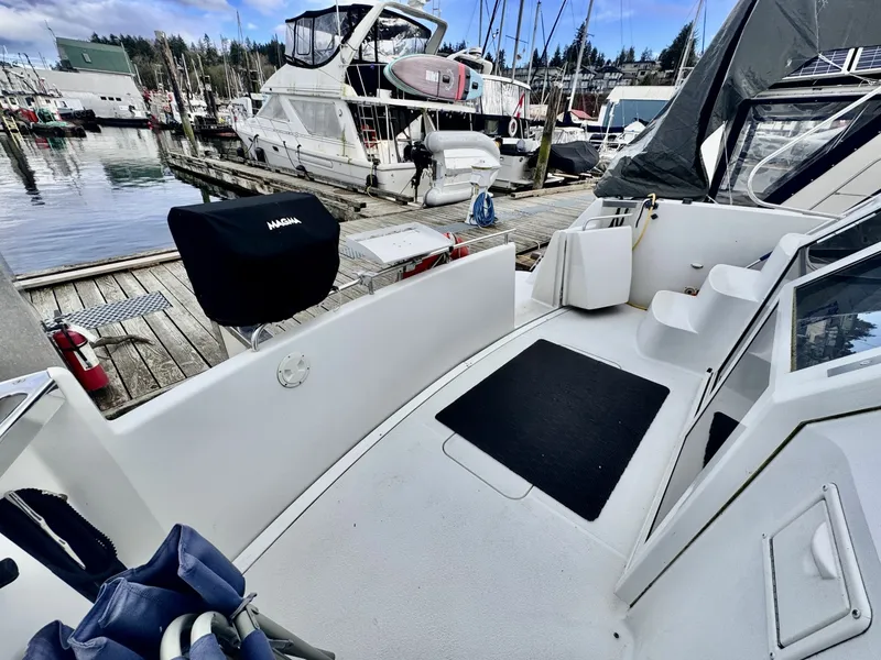 Slide: The Image of 1997 Carver 500 Cockpit Motor Yacht 50 - 7828385
