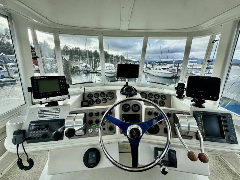Slide: The Image of 1997 Carver 500 Cockpit Motor Yacht 50 - 7828405