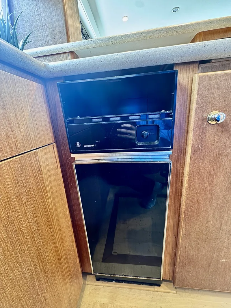 Slide: The Image of 1997 Carver 500 Cockpit Motor Yacht 50 - 7828422