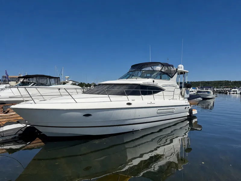 The Image of 2002 Cruisers Yachts 4450 Express Motor Yacht 45 - 7828458