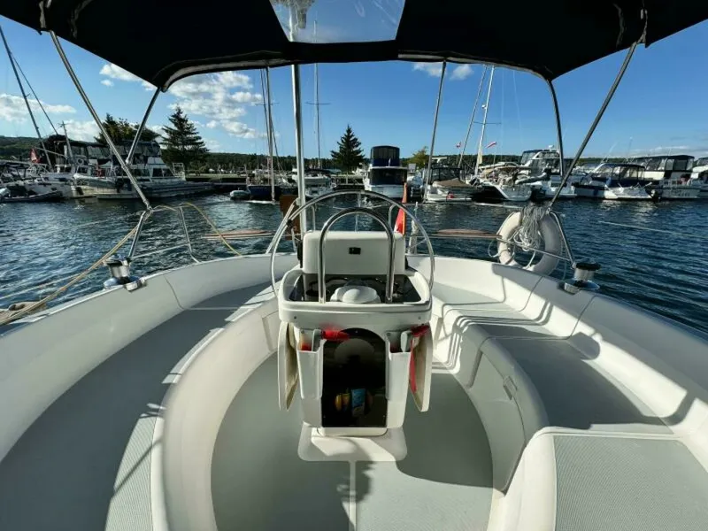 Slide: The Image of 1995 Hunter 430 43 - 7828526