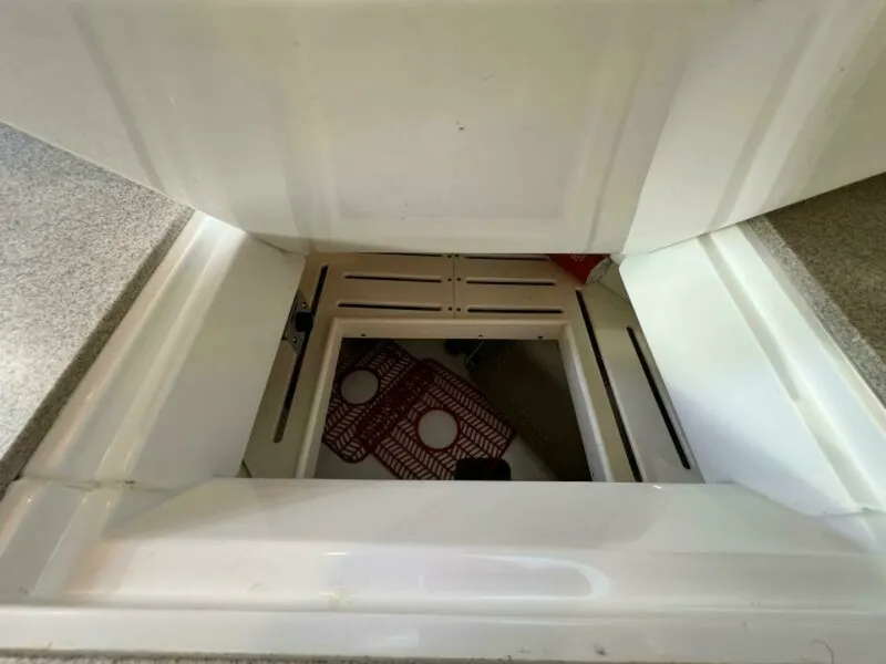 Slide: The Image of 1995 Hunter 430 43 - 7828543