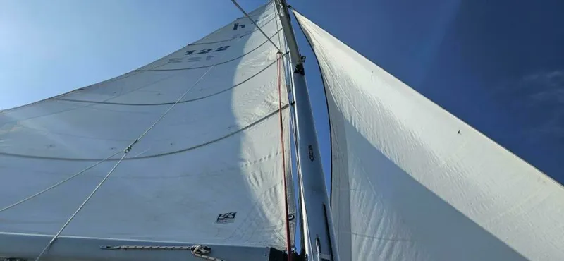Slide: The Image of 1995 Hunter 430 43 - 7828580