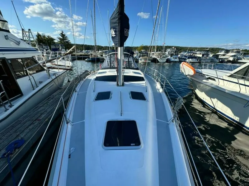 Slide: The Image of 1995 Hunter 430 43 - 7828530