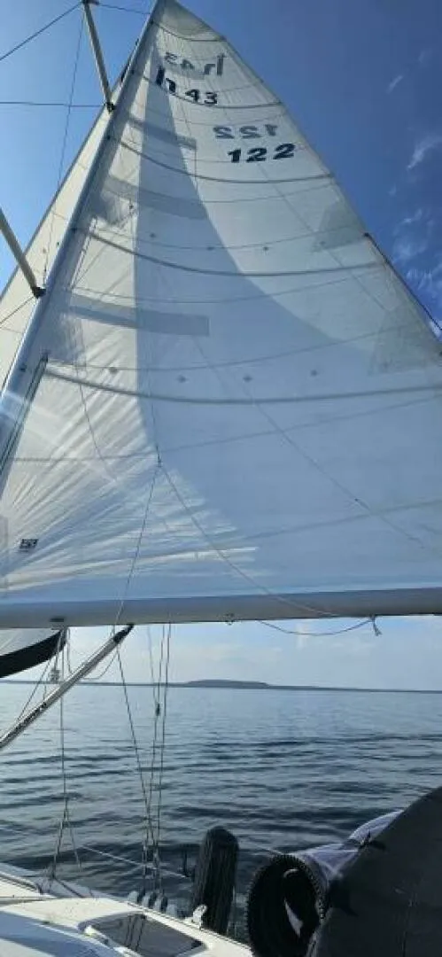 Slide: The Image of 1995 Hunter 430 43 - 7828583