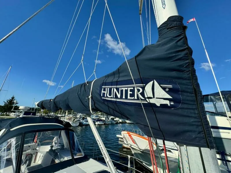 Slide: The Image of 1995 Hunter 430 43 - 7828532