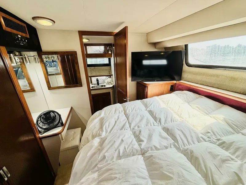 Slide: The Image of 1988 Carver 3807 AFT CABIN 38 - 7828682