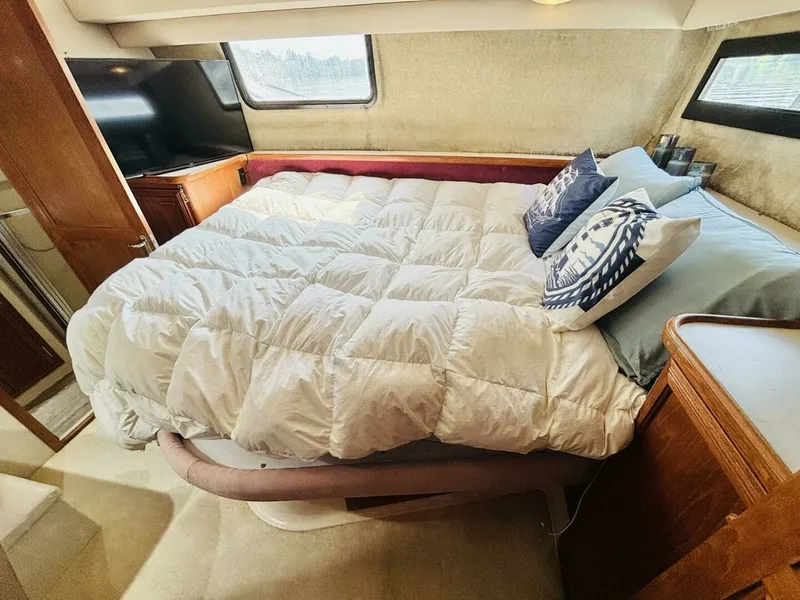 Slide: The Image of 1988 Carver 3807 AFT CABIN 38 - 7828680