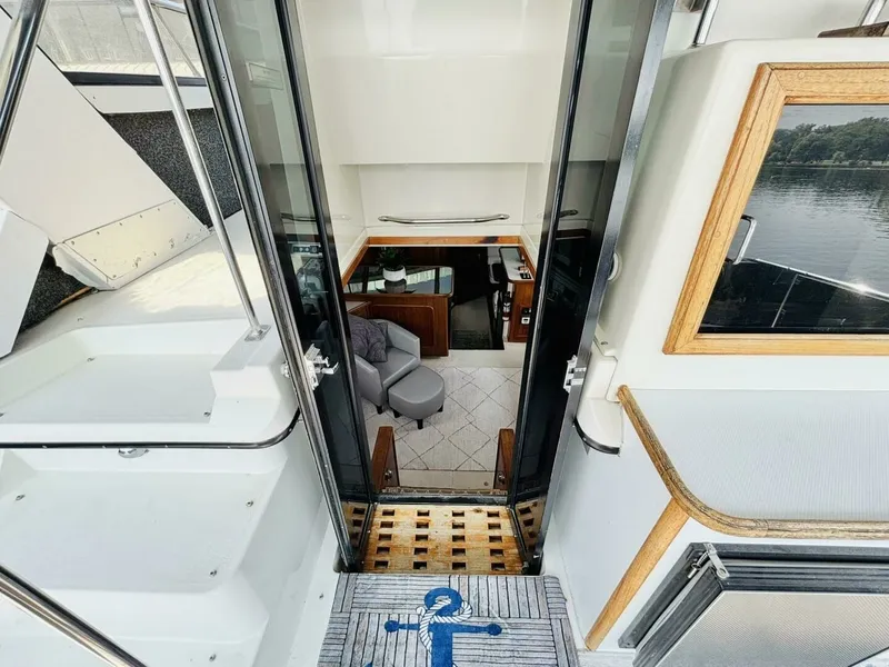 Slide: The Image of 1988 Carver 3807 AFT CABIN 38 - 7828660