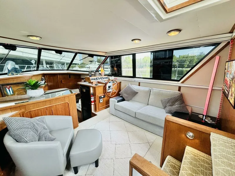 Slide: The Image of 1988 Carver 3807 AFT CABIN 38 - 7828663