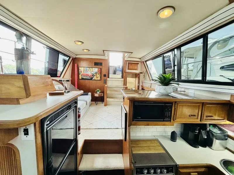 Slide: The Image of 1988 Carver 3807 AFT CABIN 38 - 7828671