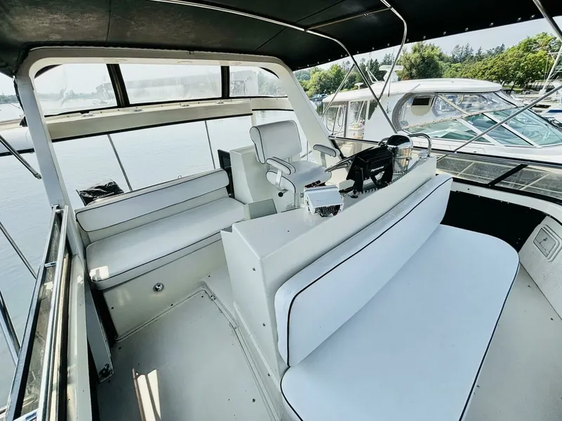 Slide: The Image of 1988 Carver 3807 AFT CABIN 38 - 7828656